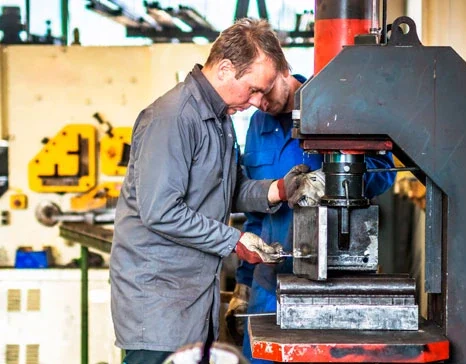 Fabricación de compactadoras hidráulicas para reciclaje industrial en Colombia